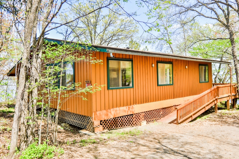 Northern Lights Resort & Outfitting - Moose Cabin